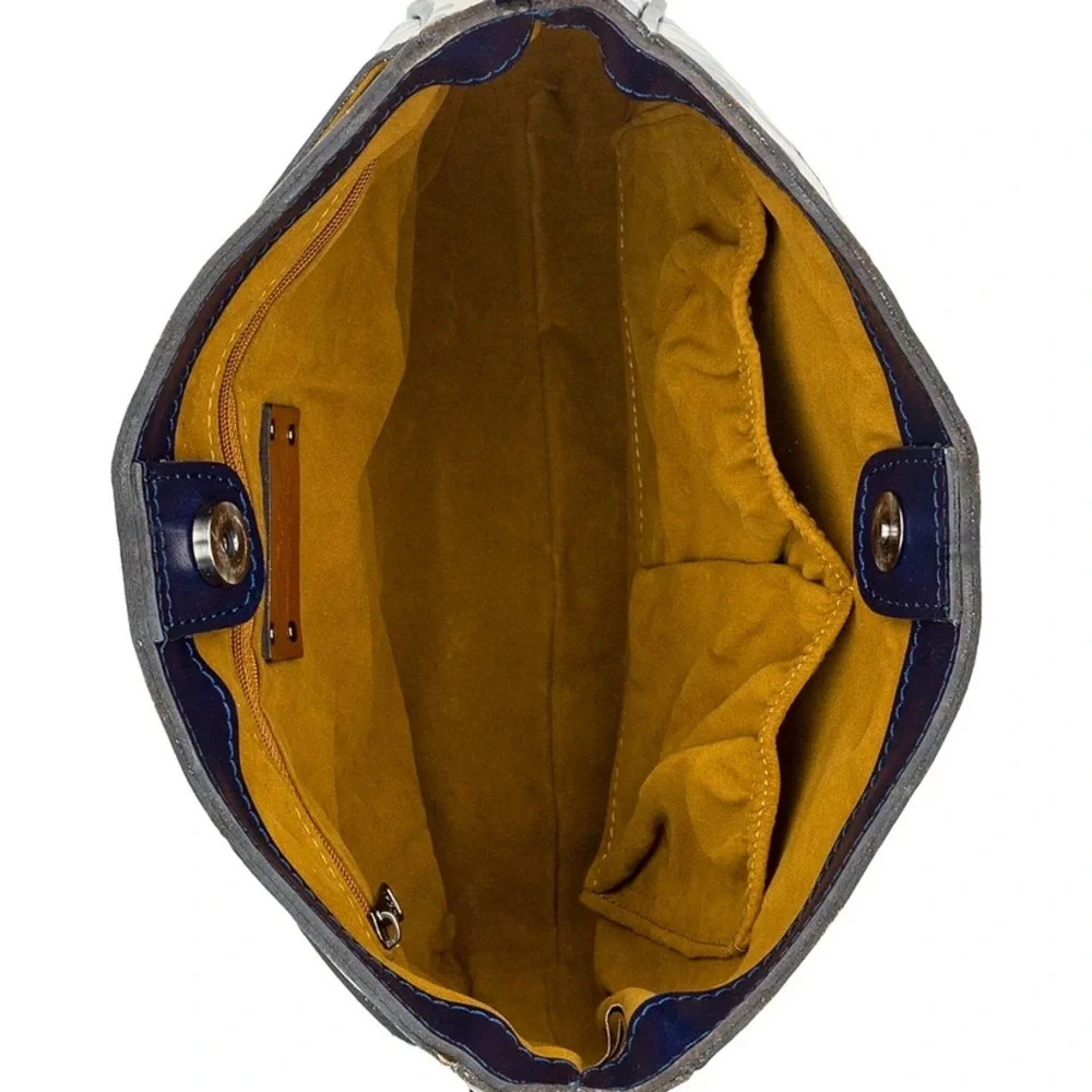 Patricia Nash NWT Emeline Crossbody bag. - Picture 3 of 7